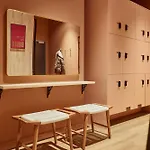 بيت شباب The Elephant