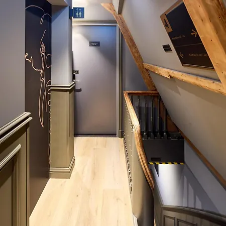 The Elephant Hostel Amszterdam