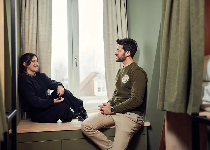 بيت شباب The Elephant