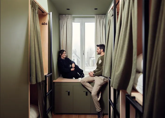 The Elephant بيت شباب *